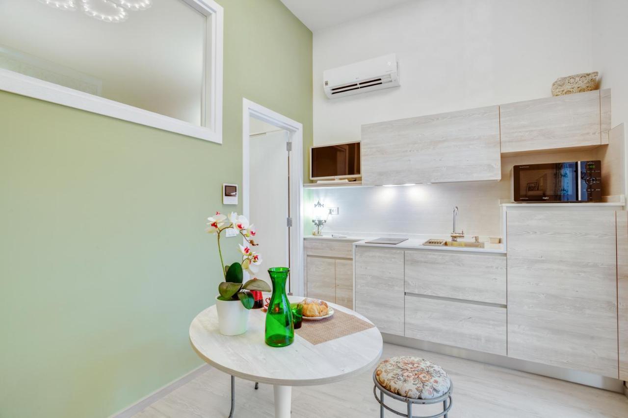 Madame Bari' Suite Apt In The Heart Of Bari Exterior foto