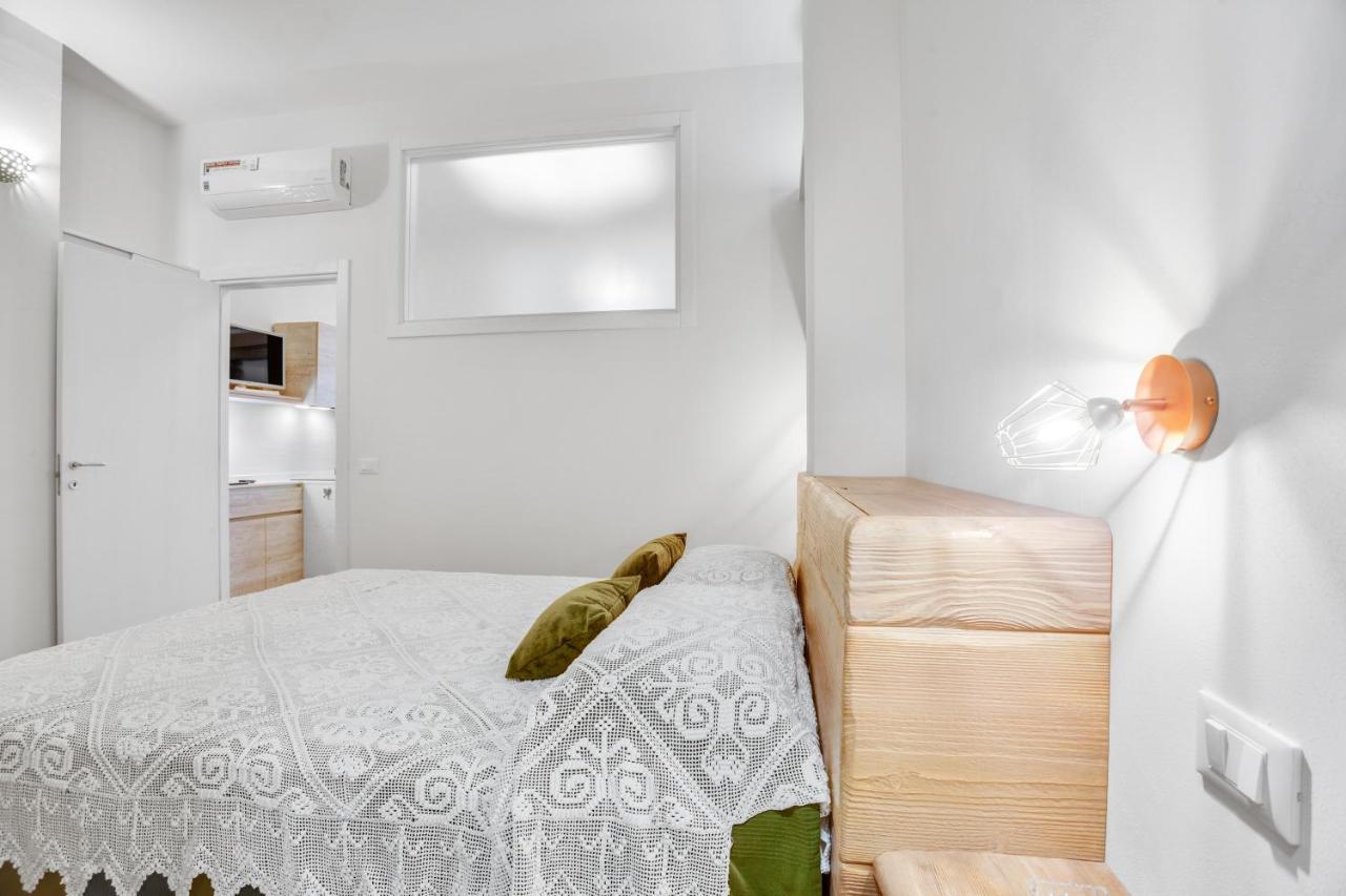 Madame Bari' Suite Apt In The Heart Of Bari Exterior foto